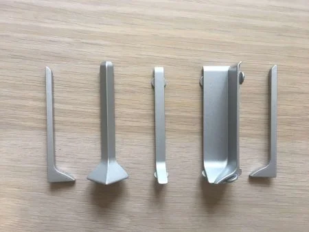 Внутренний угол для плинтуса ЭлитПроф Плоский 100 (Алюм) в Казани