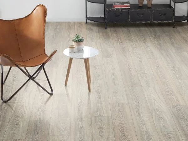 Ламинат Egger PRO 8/33 4V Дуб Бардолино серый EPL036 в Казани