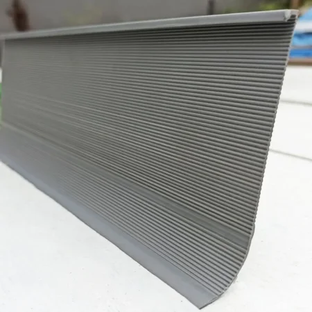 Коннелюрный односоставной плинтус Bonkeel Prof Серый (95х2700мм) в Казани